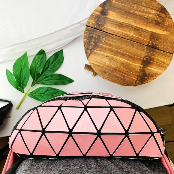 Pink Geometric Fanny Pack /Belt Bag/ Satchel re - Picture 6 of 8